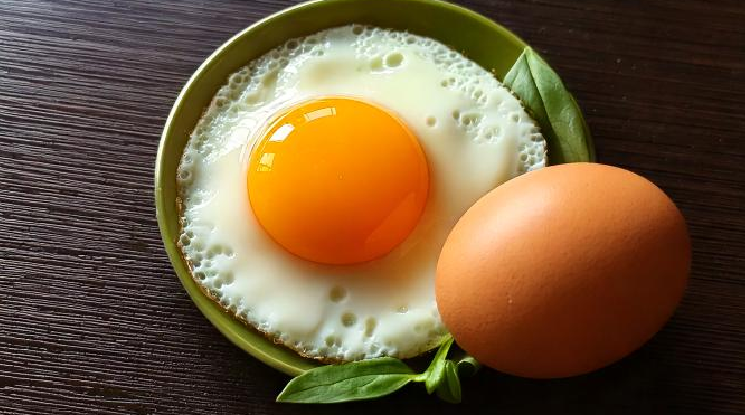 Is It Healthy to Eat an Egg Every Day?